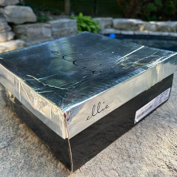 Ellie White Heeled Boots - Picture 4 of 14